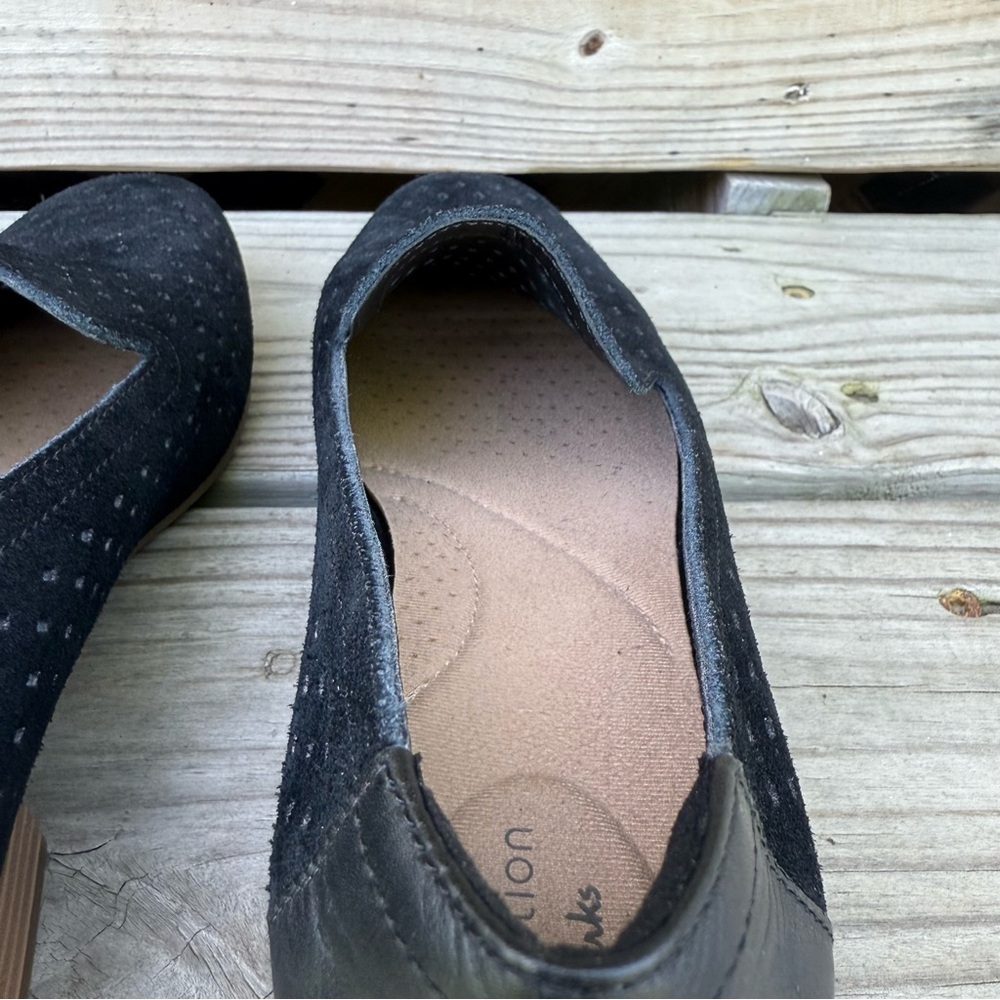 Clarks Black Suede Juliet Hayes Loafer Perforated Diamond Rubber Sole Size 8.5 M - Picture 12 of 15